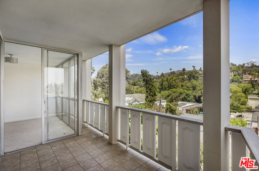 4455 Los Feliz Blvd Unit: 506