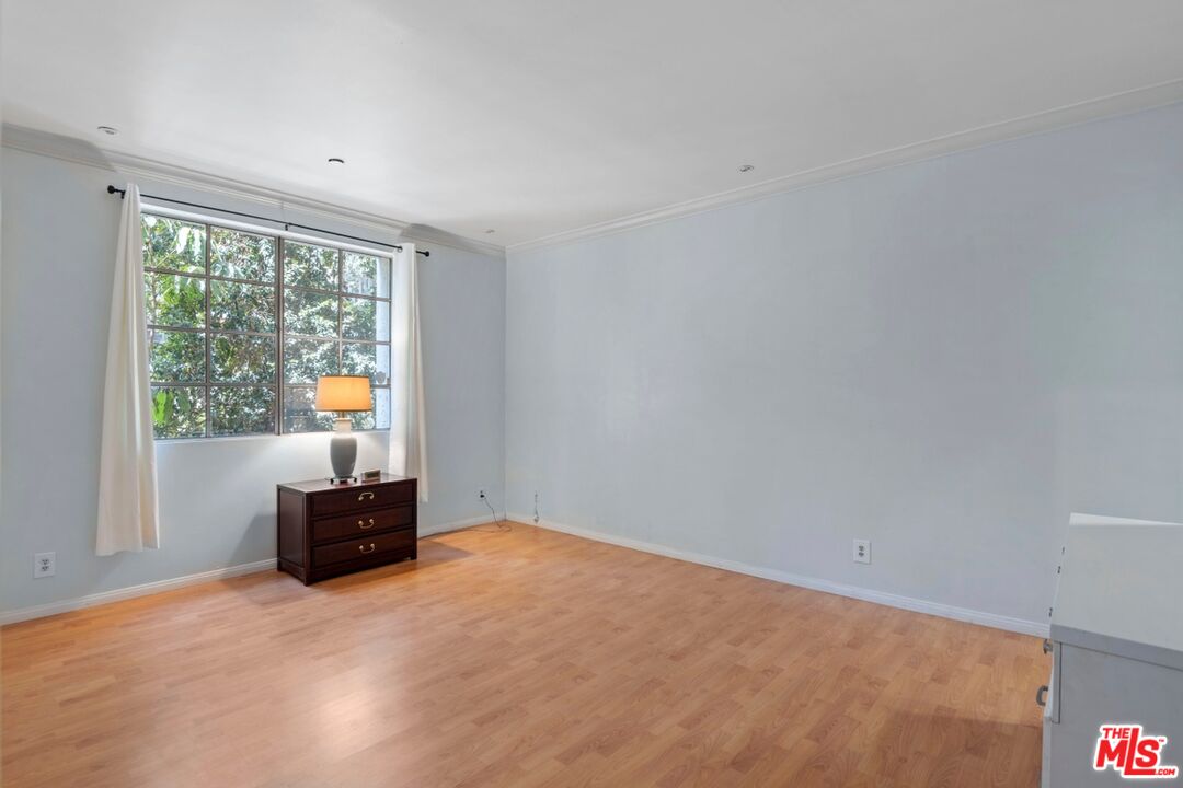 1375 Kelton Ave Unit: 108