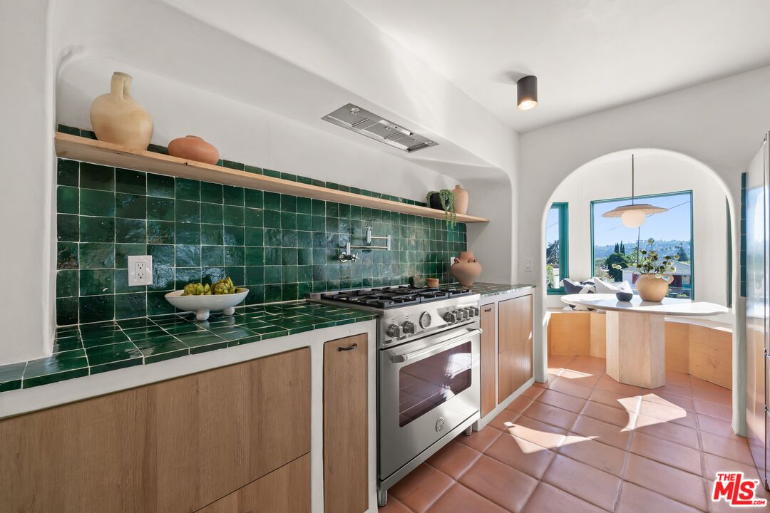 6132 Mount Angelus Dr