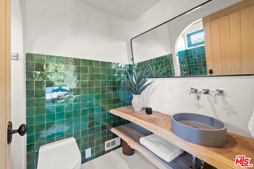 6132 Mount Angelus Dr