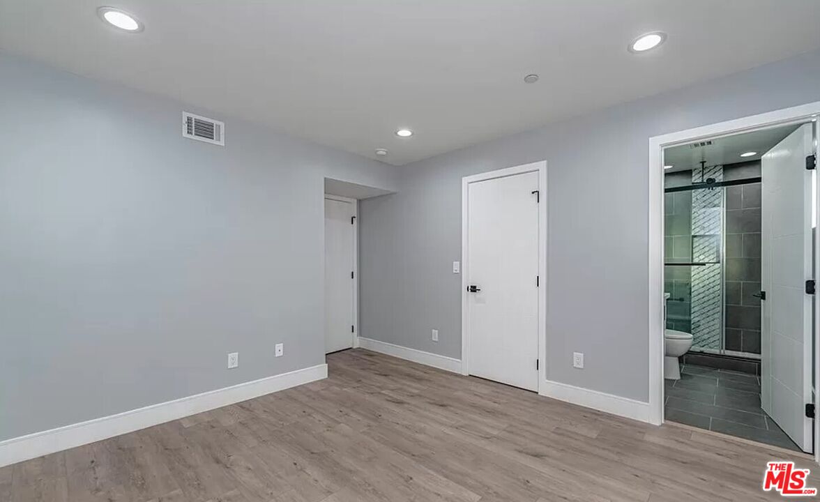 1947 N Vista Del Mar Ave