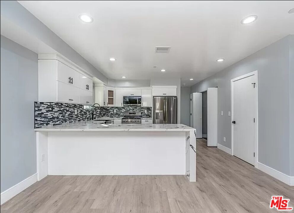 1947 N Vista Del Mar Ave