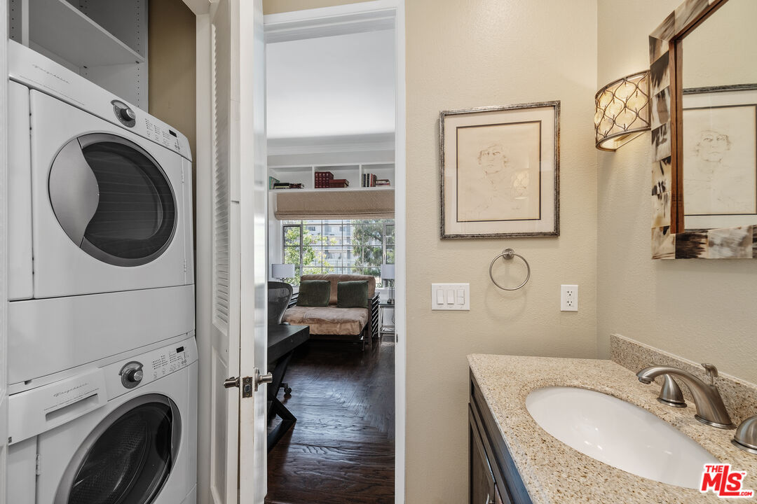 100 S Wetherly Dr Unit: 5