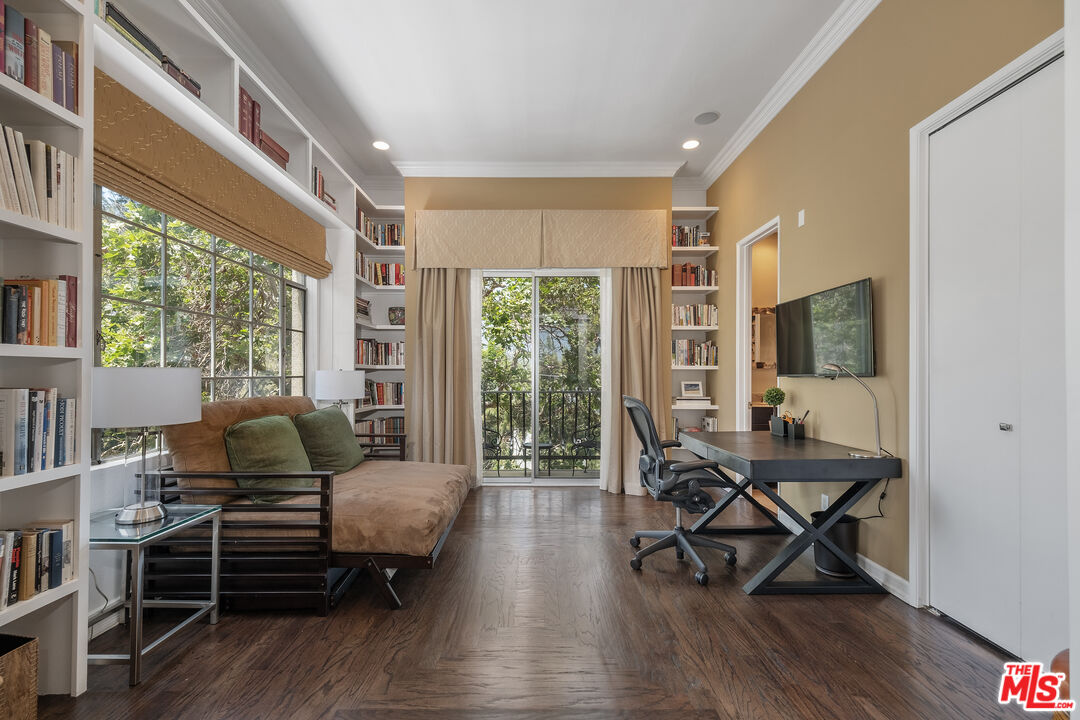 100 S Wetherly Dr Unit: 5