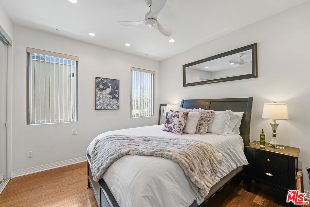 819 HOLT AVE Unit: 200