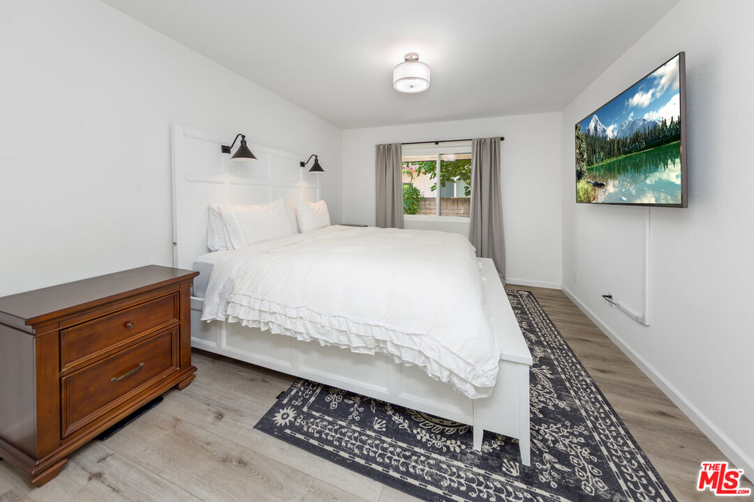 5735 Lake Lindero Dr