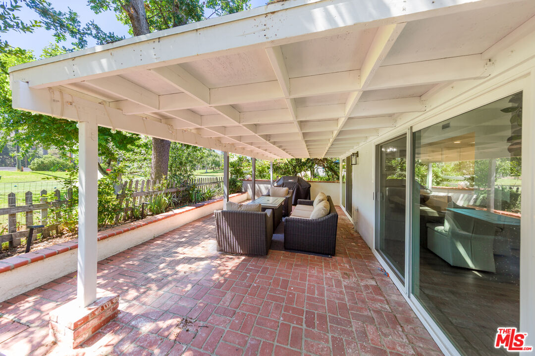 5735 Lake Lindero Dr