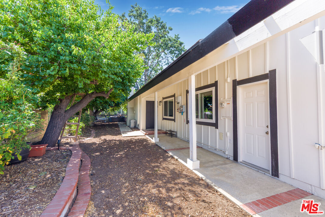 5735 Lake Lindero Dr