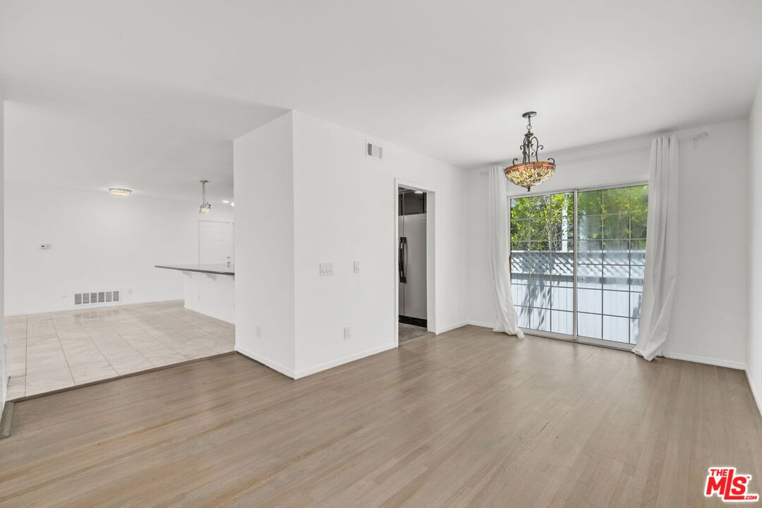 4442 Saint Clair Ave