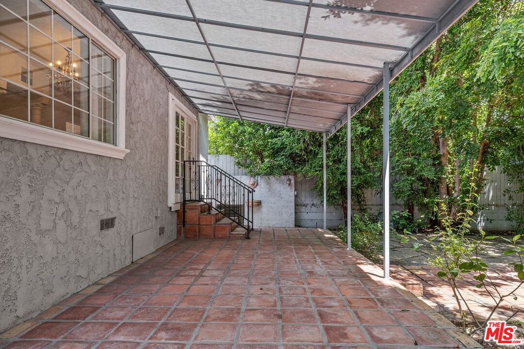 4442 Saint Clair Ave