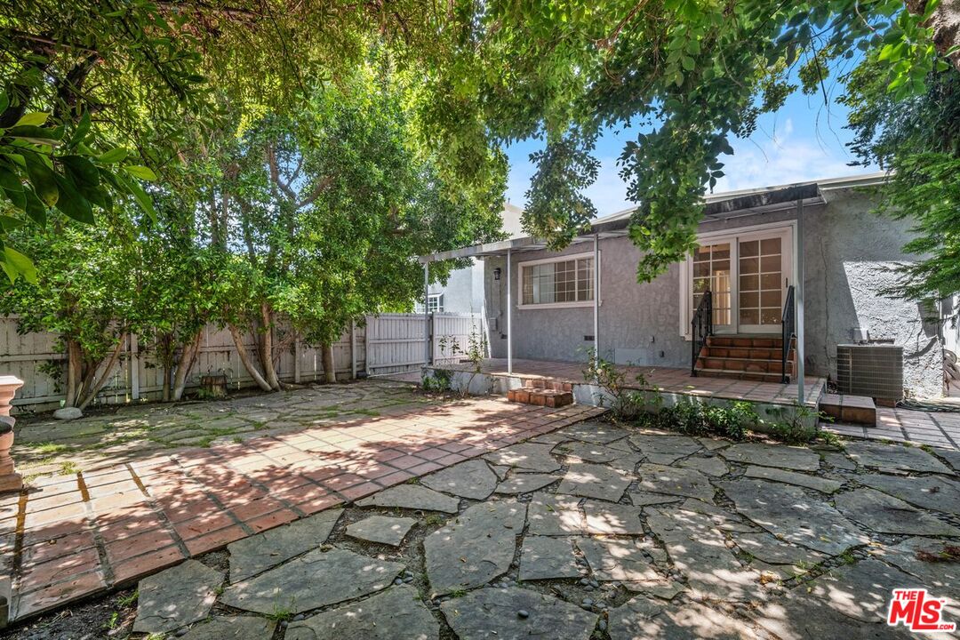 4442 Saint Clair Ave