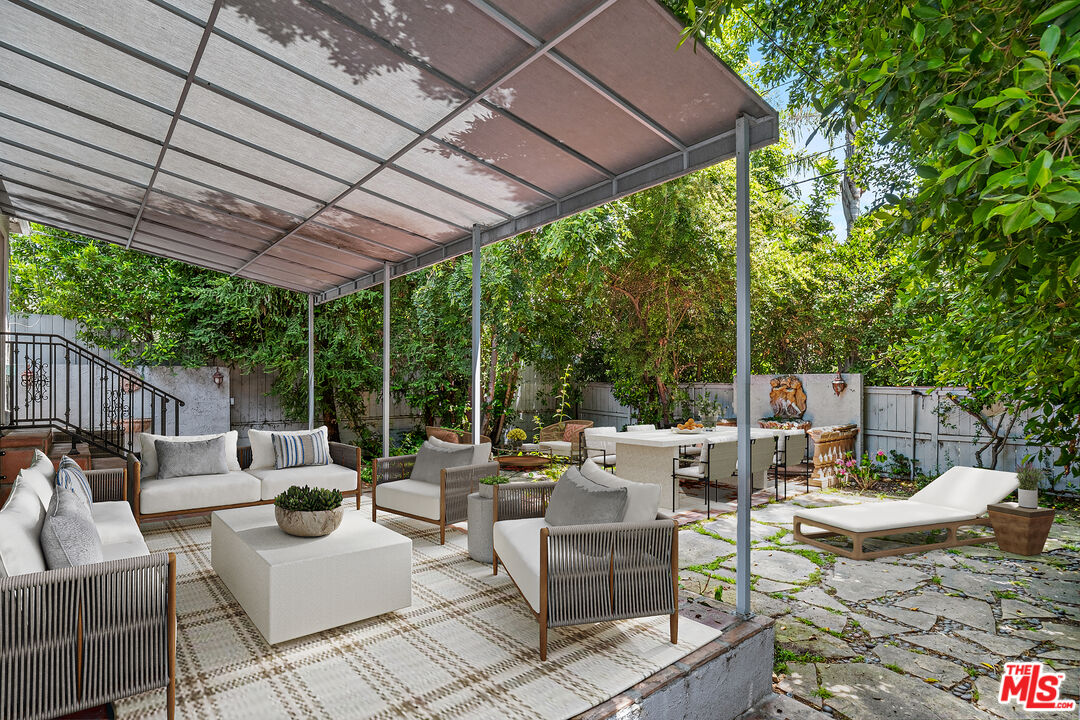 4442 Saint Clair Ave