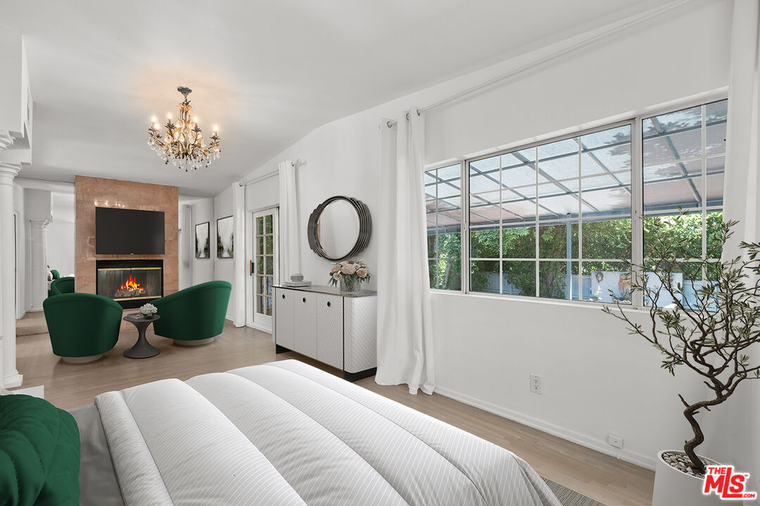 4442 Saint Clair Ave