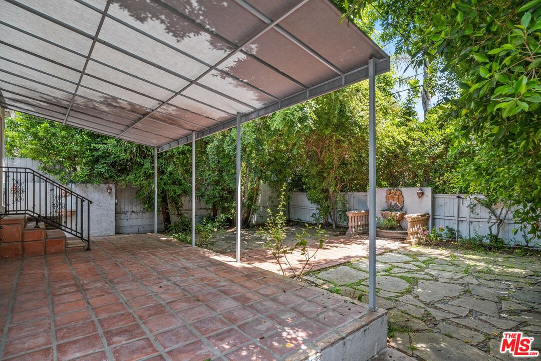 4442 Saint Clair Ave