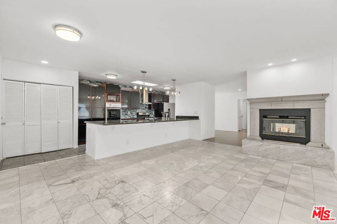 4442 Saint Clair Ave