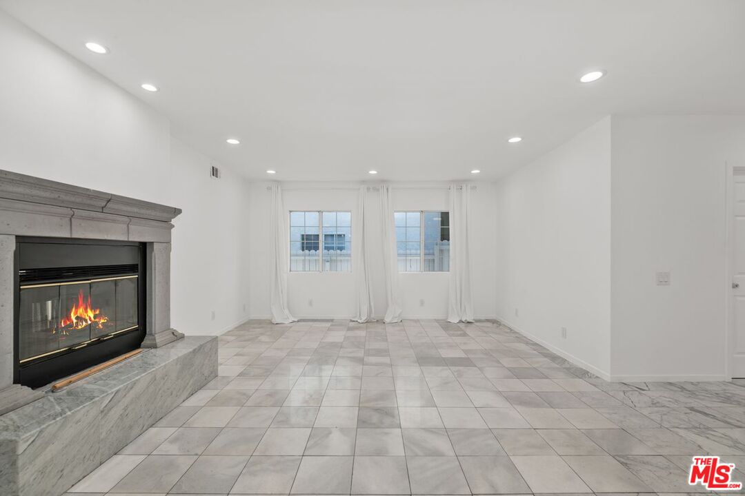 4442 Saint Clair Ave