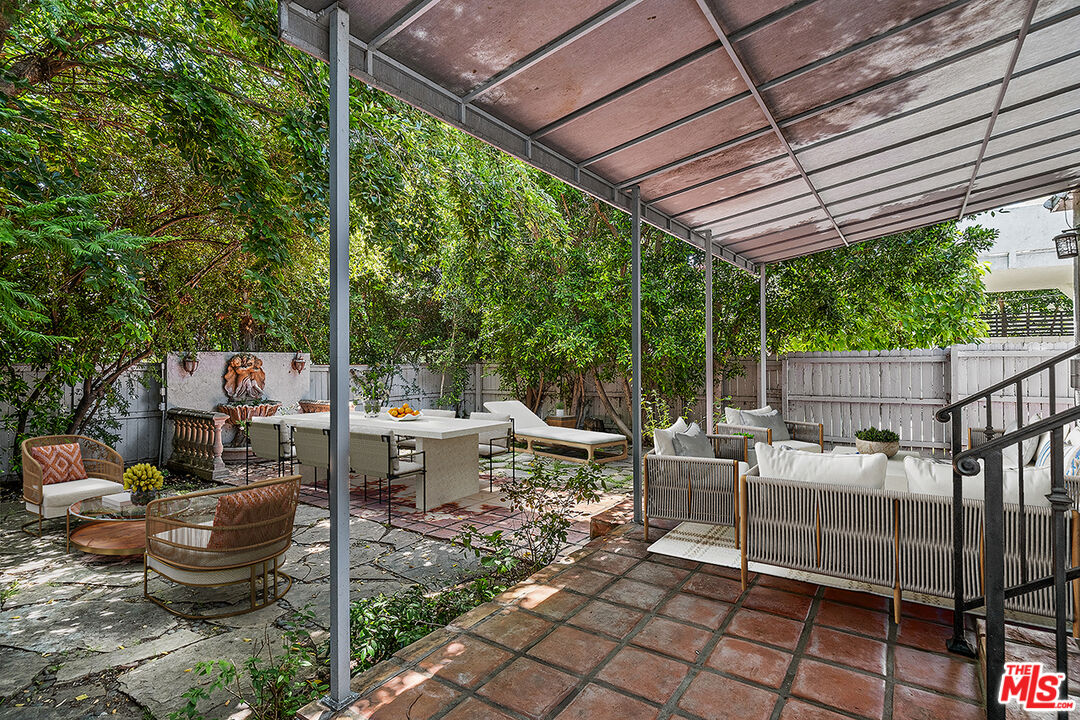 4442 Saint Clair Ave