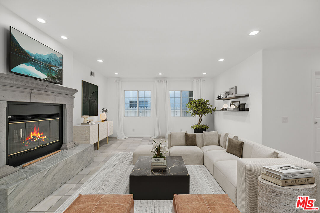 4442 Saint Clair Ave