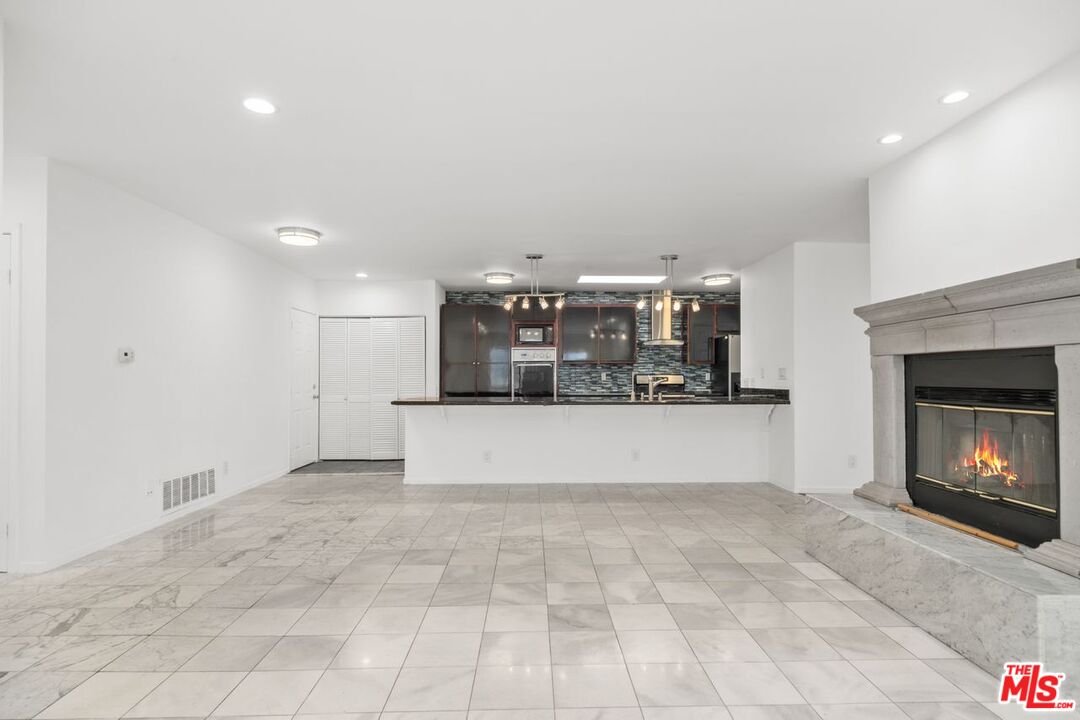 4442 Saint Clair Ave