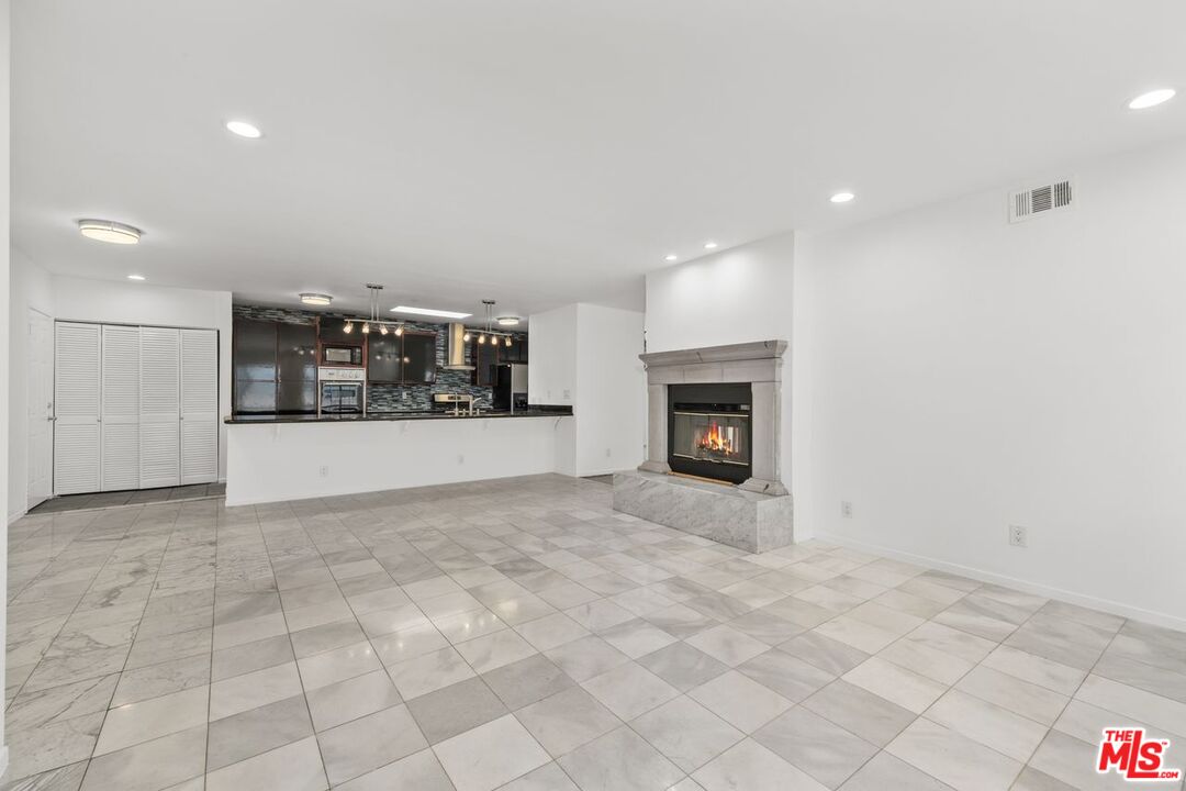 4442 Saint Clair Ave