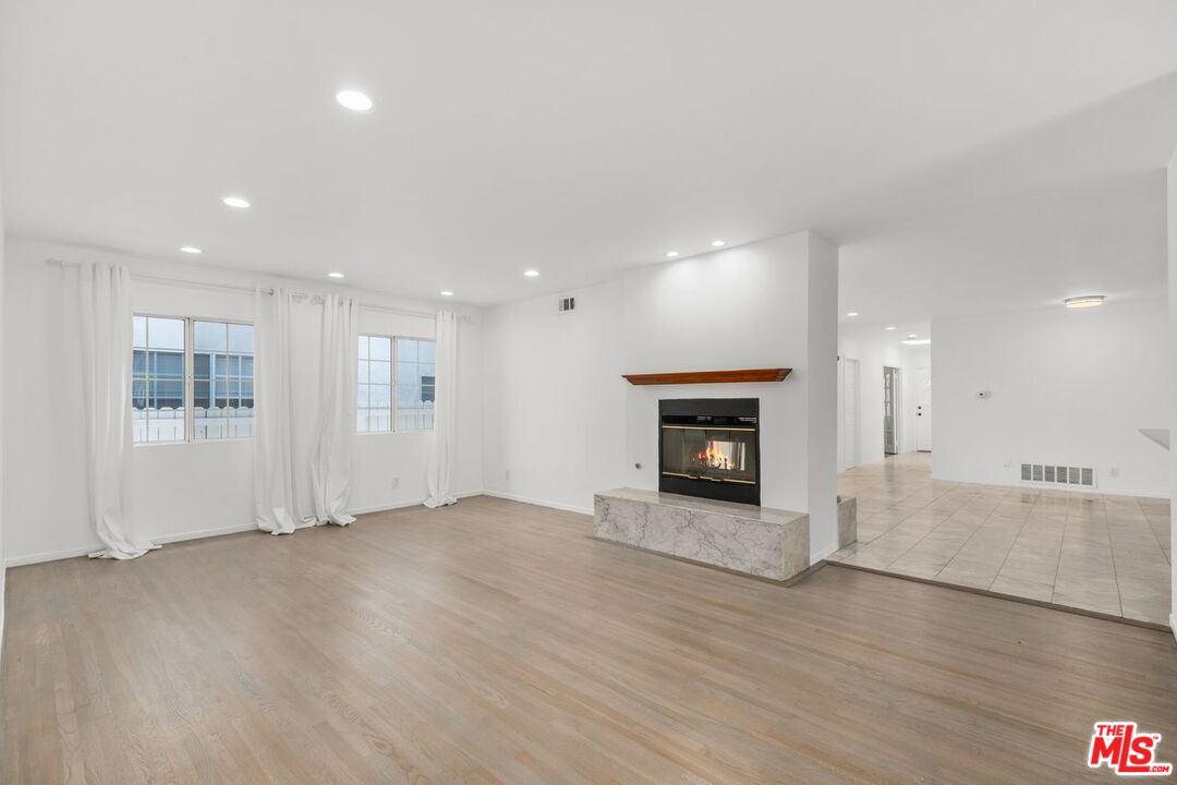 4442 Saint Clair Ave