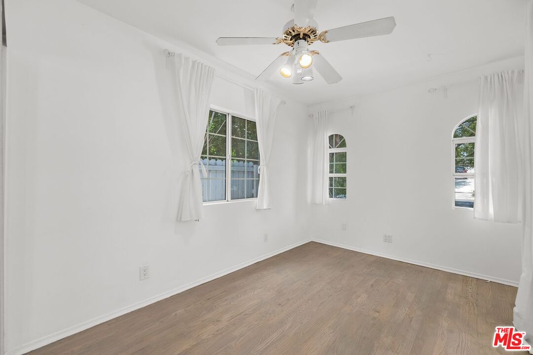 4442 Saint Clair Ave