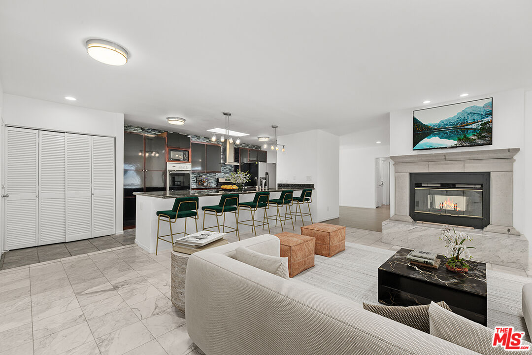 4442 Saint Clair Ave