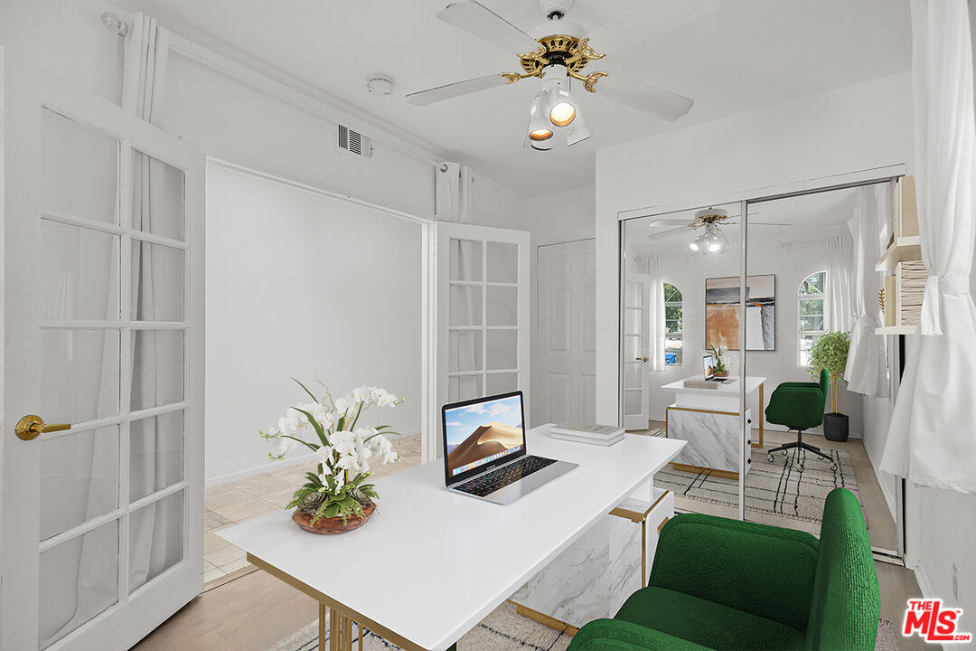 4442 Saint Clair Ave