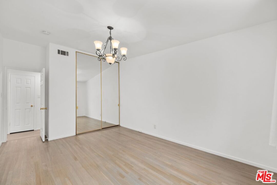 4442 Saint Clair Ave