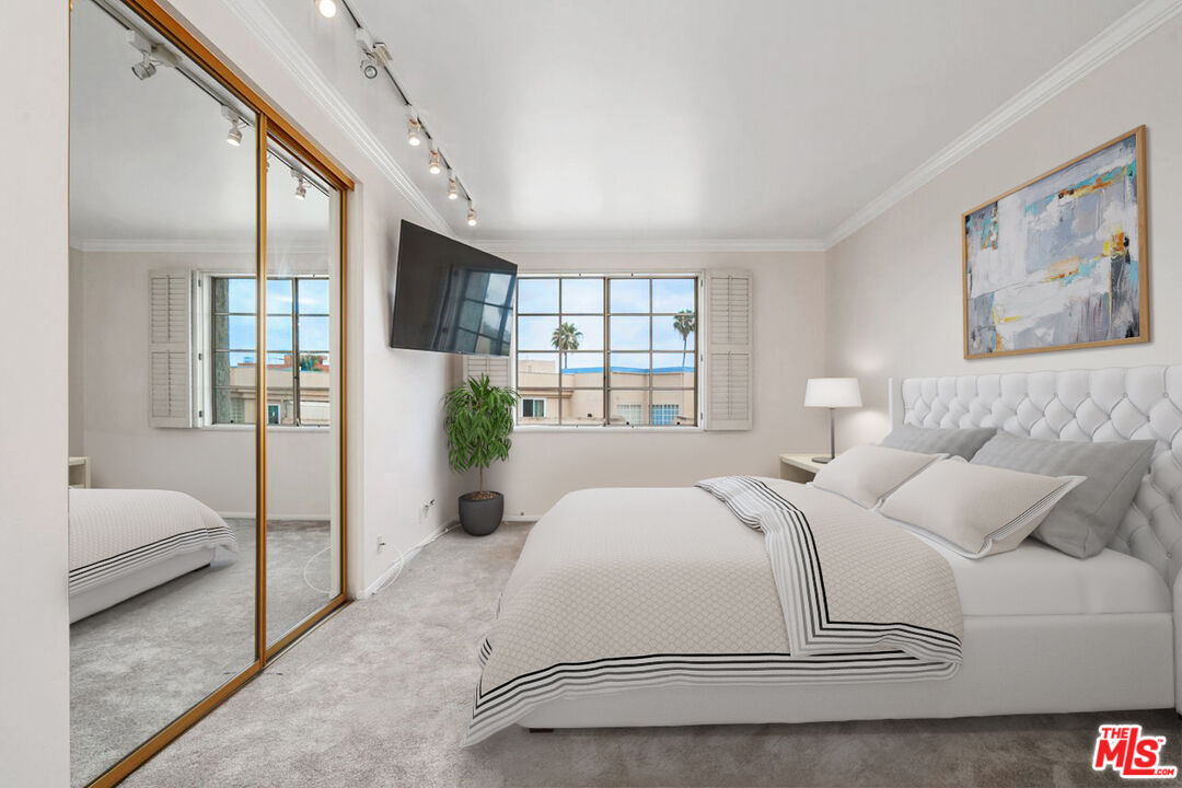 1375 Kelton Ave Unit: 402