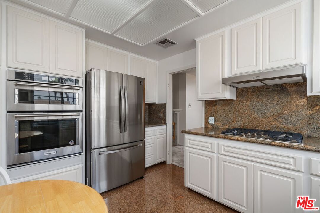 1375 Kelton Ave Unit: 402