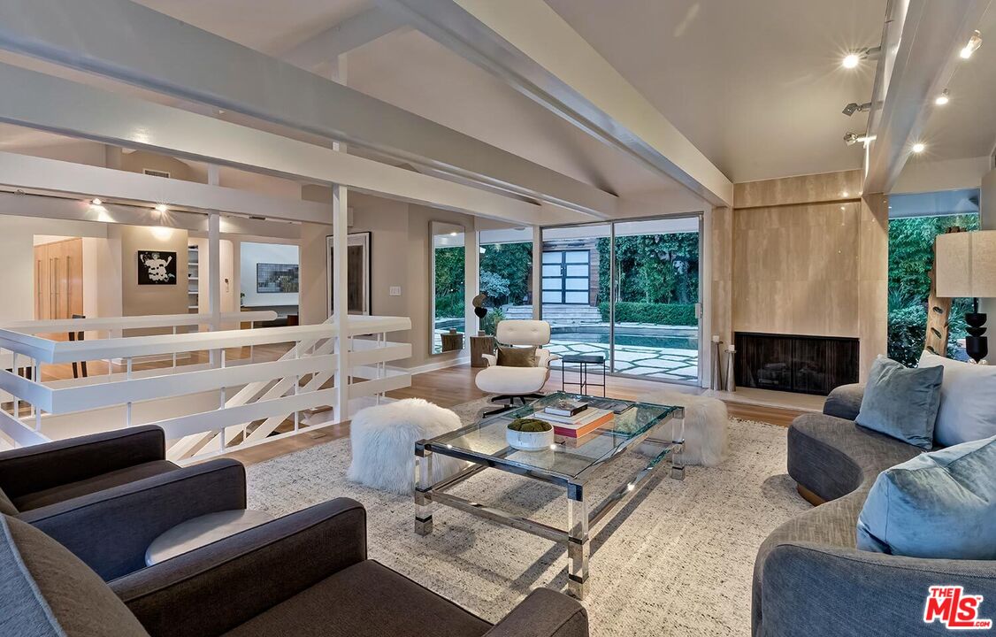 9316 Beverly Crest Dr