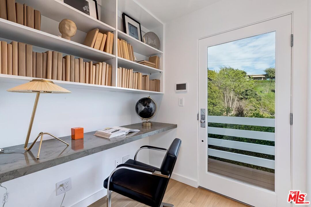 9316 Beverly Crest Dr