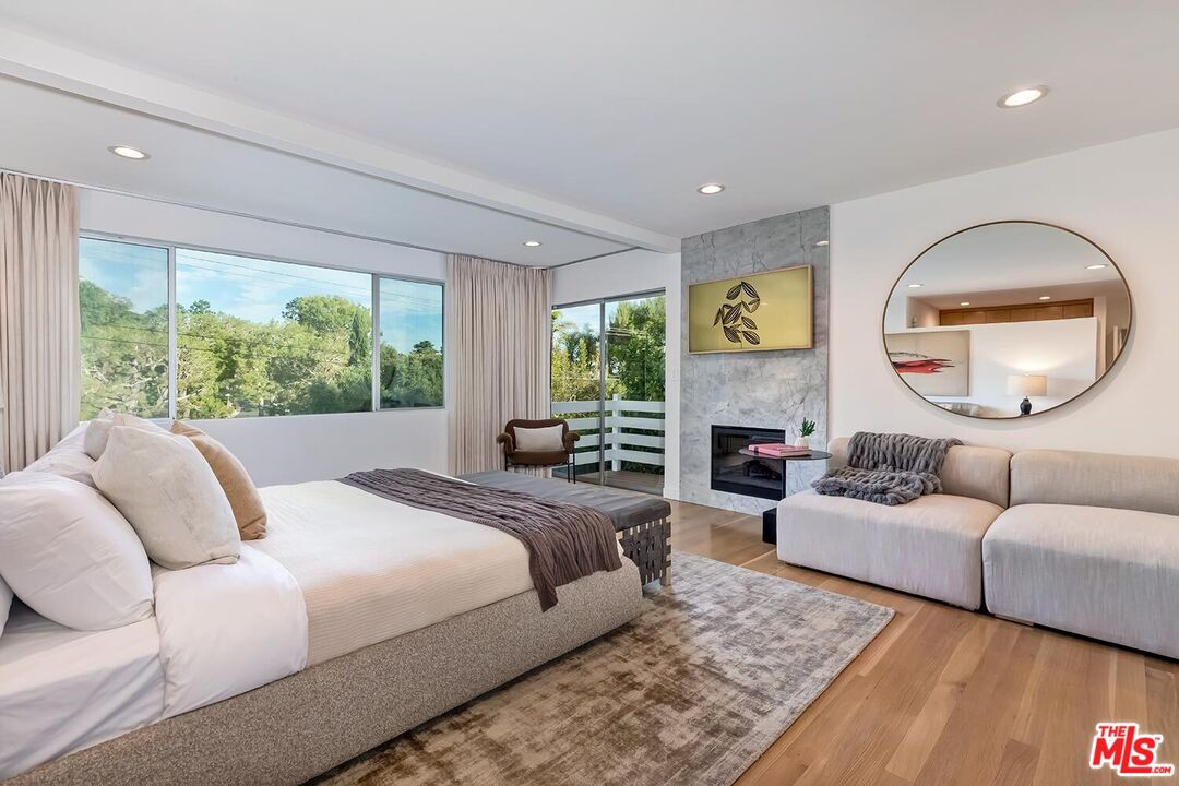 9316 Beverly Crest Dr