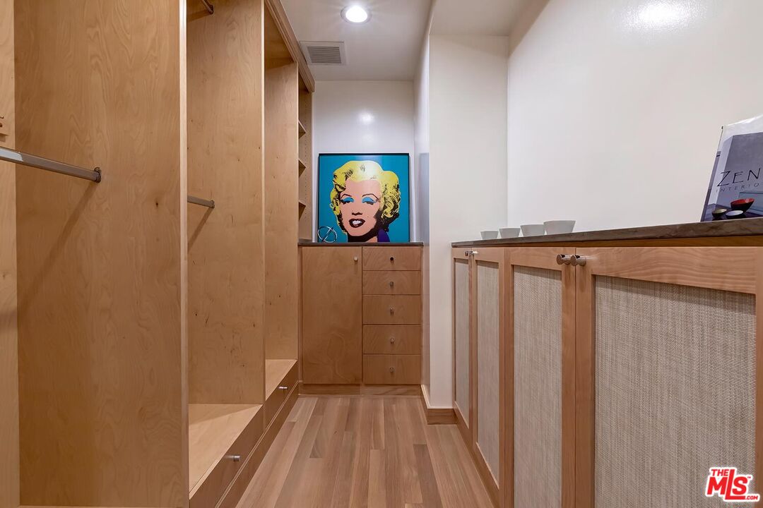 9316 Beverly Crest Dr