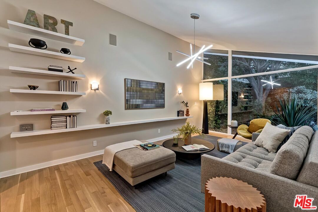 9316 Beverly Crest Dr