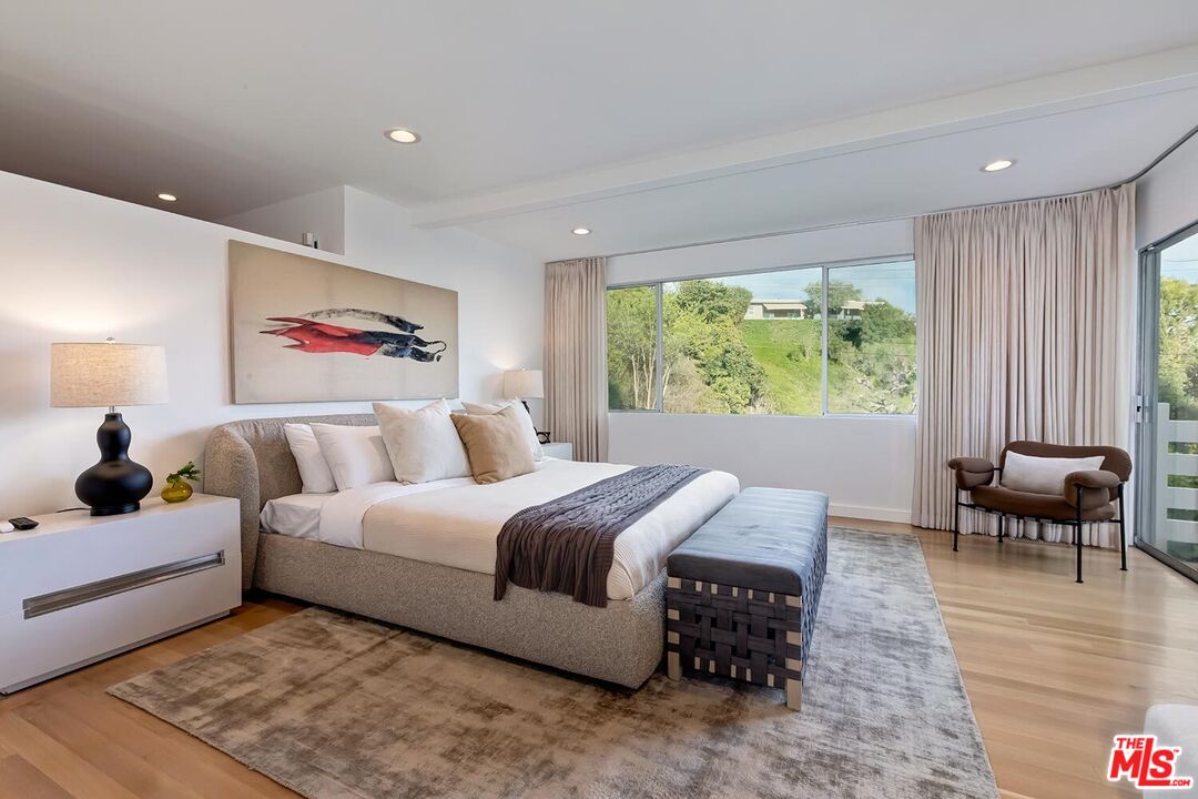 9316 Beverly Crest Dr