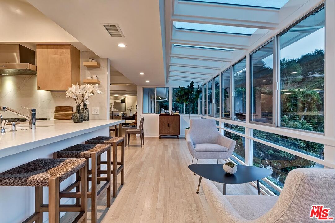 9316 Beverly Crest Dr