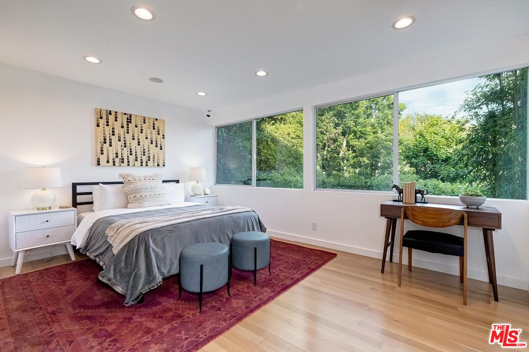 9316 Beverly Crest Dr