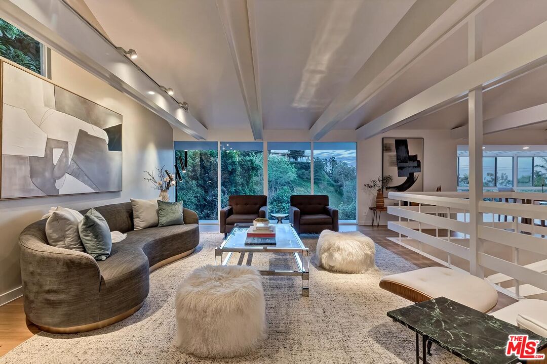 9316 Beverly Crest Dr