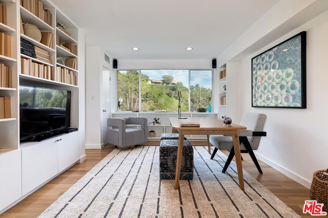 9316 Beverly Crest Dr