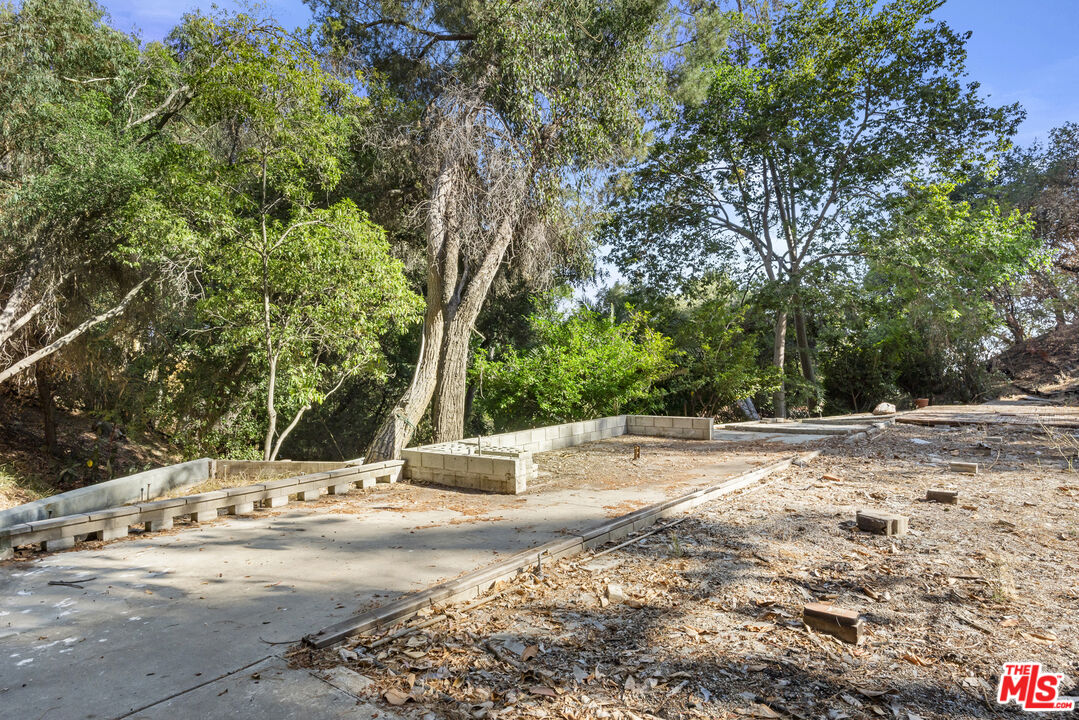 1830 N Sierra Bonita Ave