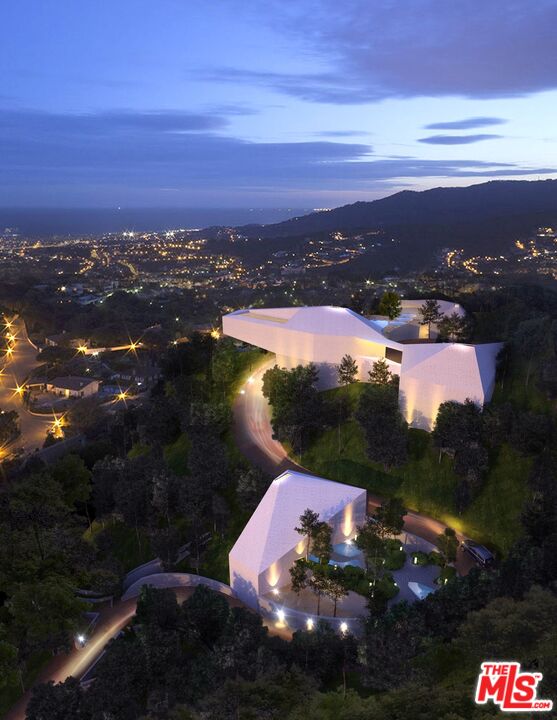 1830 N Sierra Bonita Ave