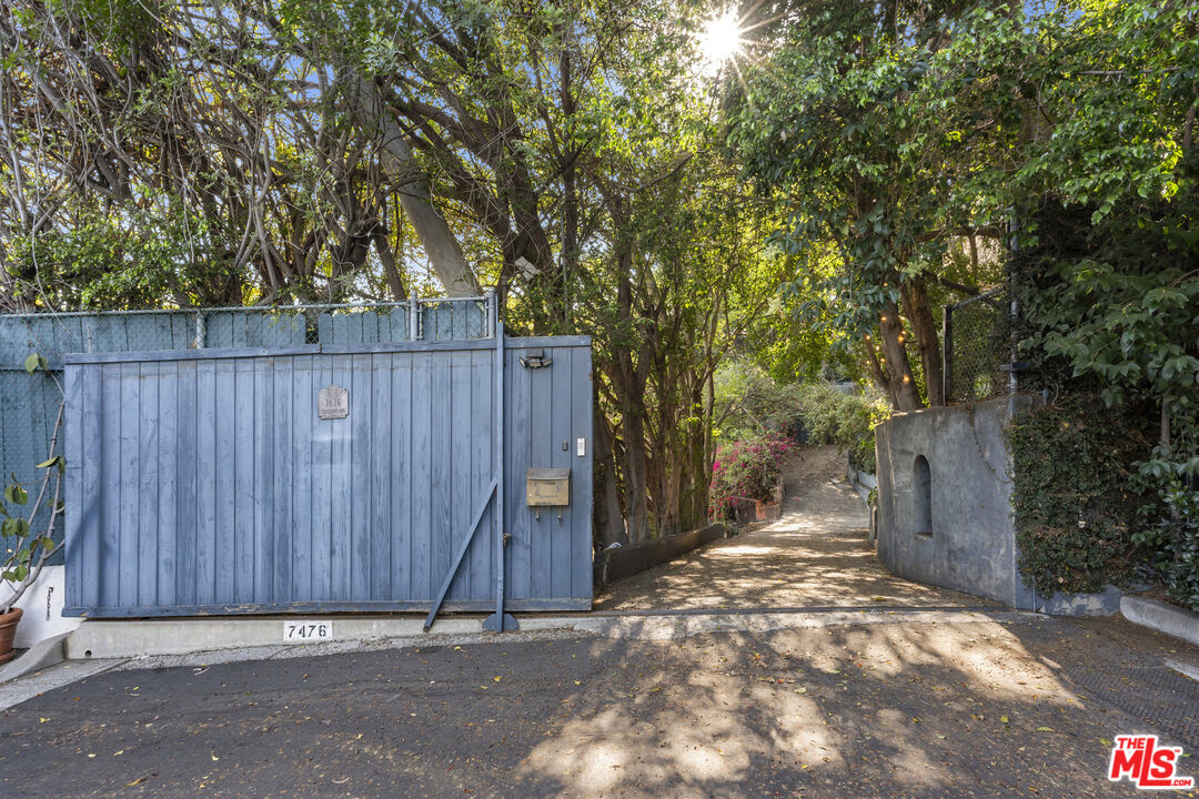 1830 N Sierra Bonita Ave