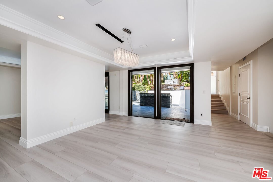 1600 Benedict Canyon Dr