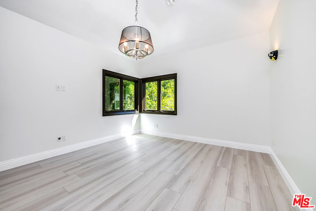 1600 Benedict Canyon Dr