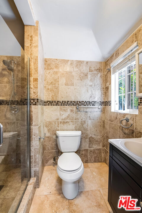 1600 Benedict Canyon Dr