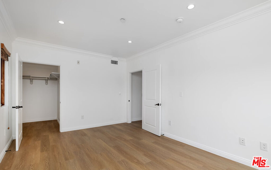 930 S Robertson Blvd Unit: 603