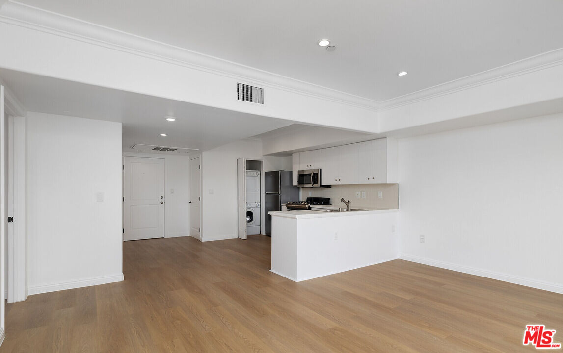 930 S Robertson Blvd Unit: 603