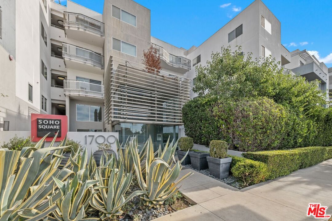 1700 Sawtelle Blvd Unit: 115
